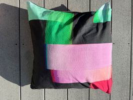 Farbenfroher Kissenanzug — per Briefpost