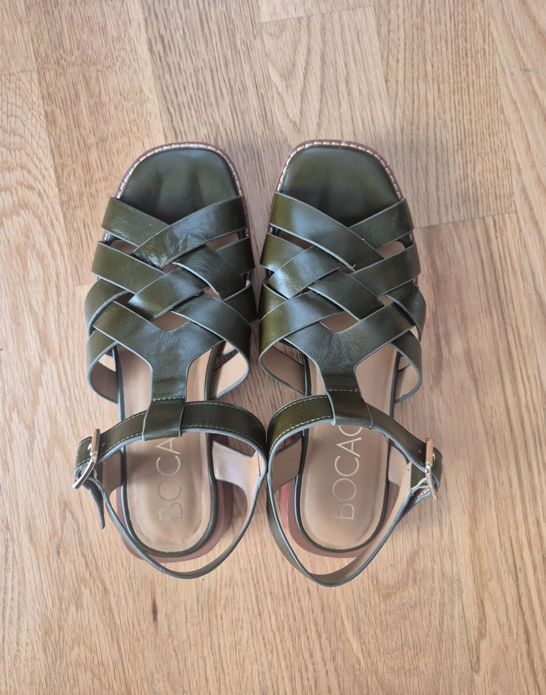 Scarpe da donna: Sandales femme – Usato da Petit-Lancy venduto da ka_lak