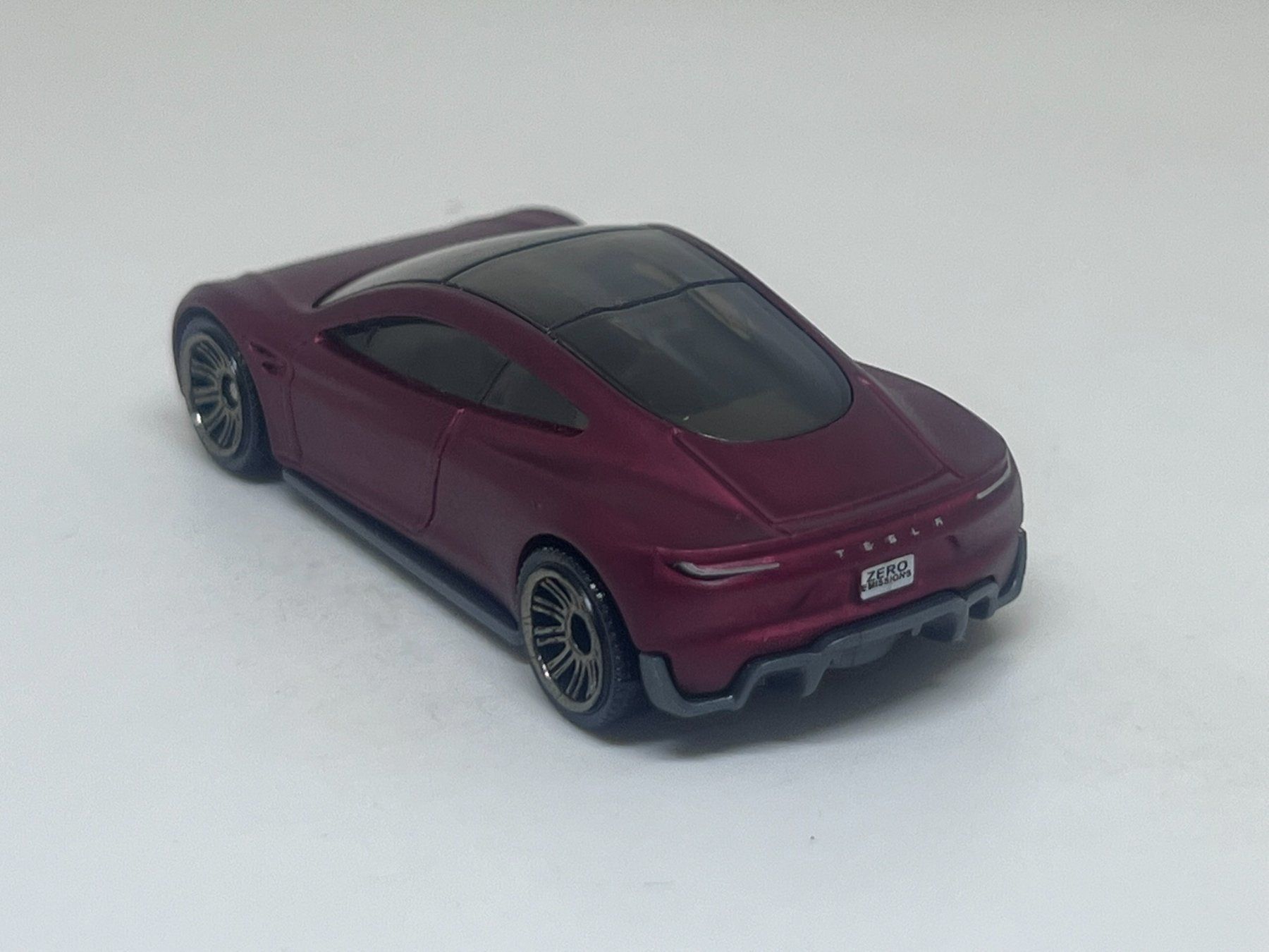 Matchbox Modellautos: Matchbox 2020 Tesla Roadster #684 – Gebraucht aus Wildegg von LaaBoutique 2