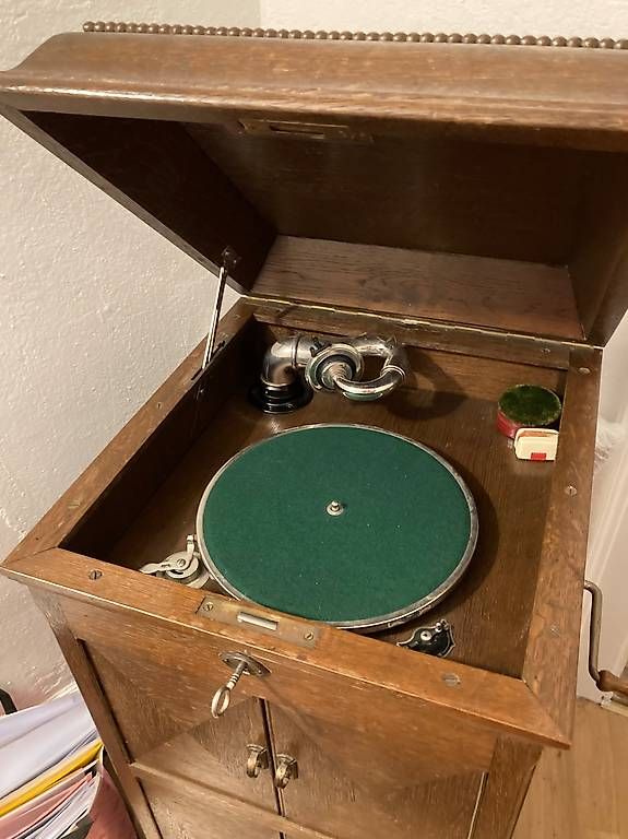Plattenspieler: Antikes Grammophon  – Gebraucht aus Hergiswil NW von salescreative 3