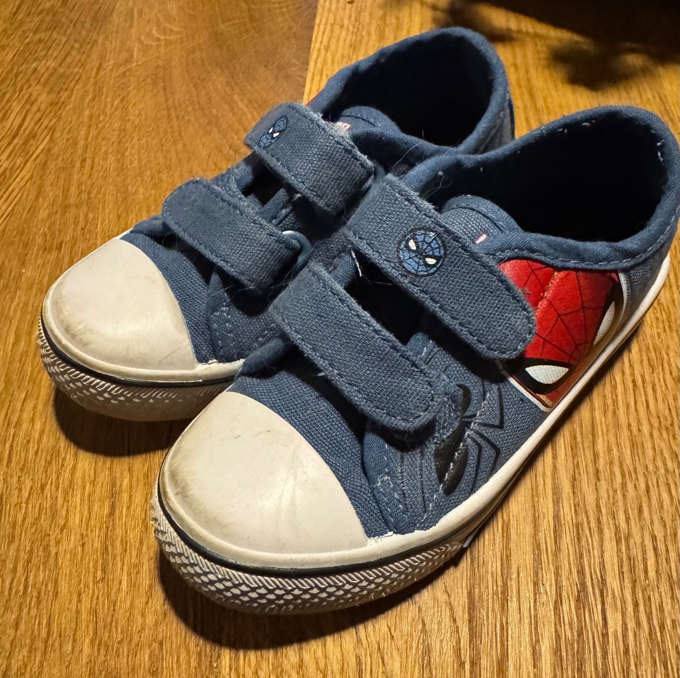 Scarpe per ragazzi: Spiderman Jungen Sneaker – Usato da Herzogenbuchsee venduto da zukerka