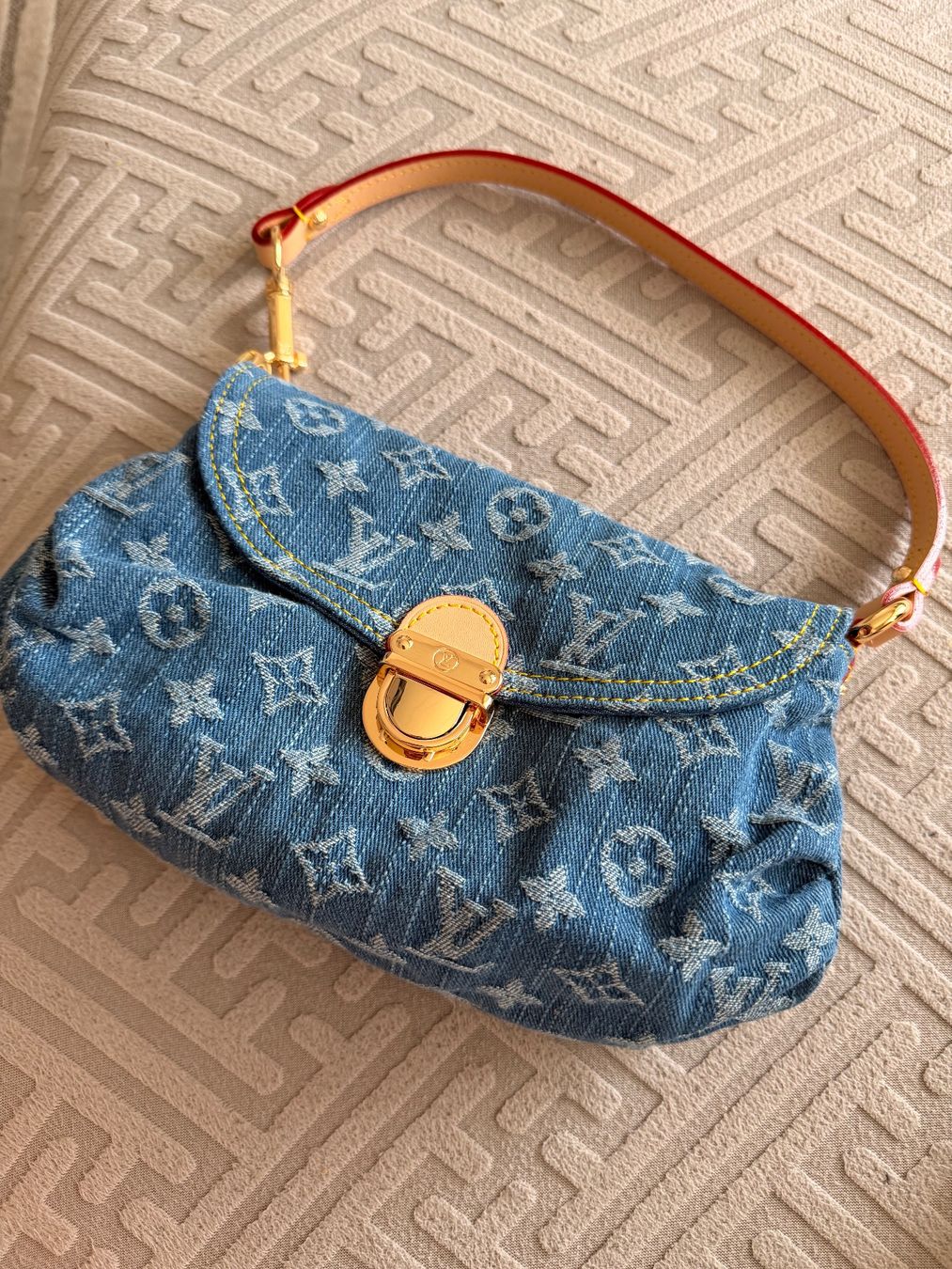 Sacs femmes: LV Denim Monogram Shoulder Bag – D'occasion à Rotkreuz par Brand-new11 3