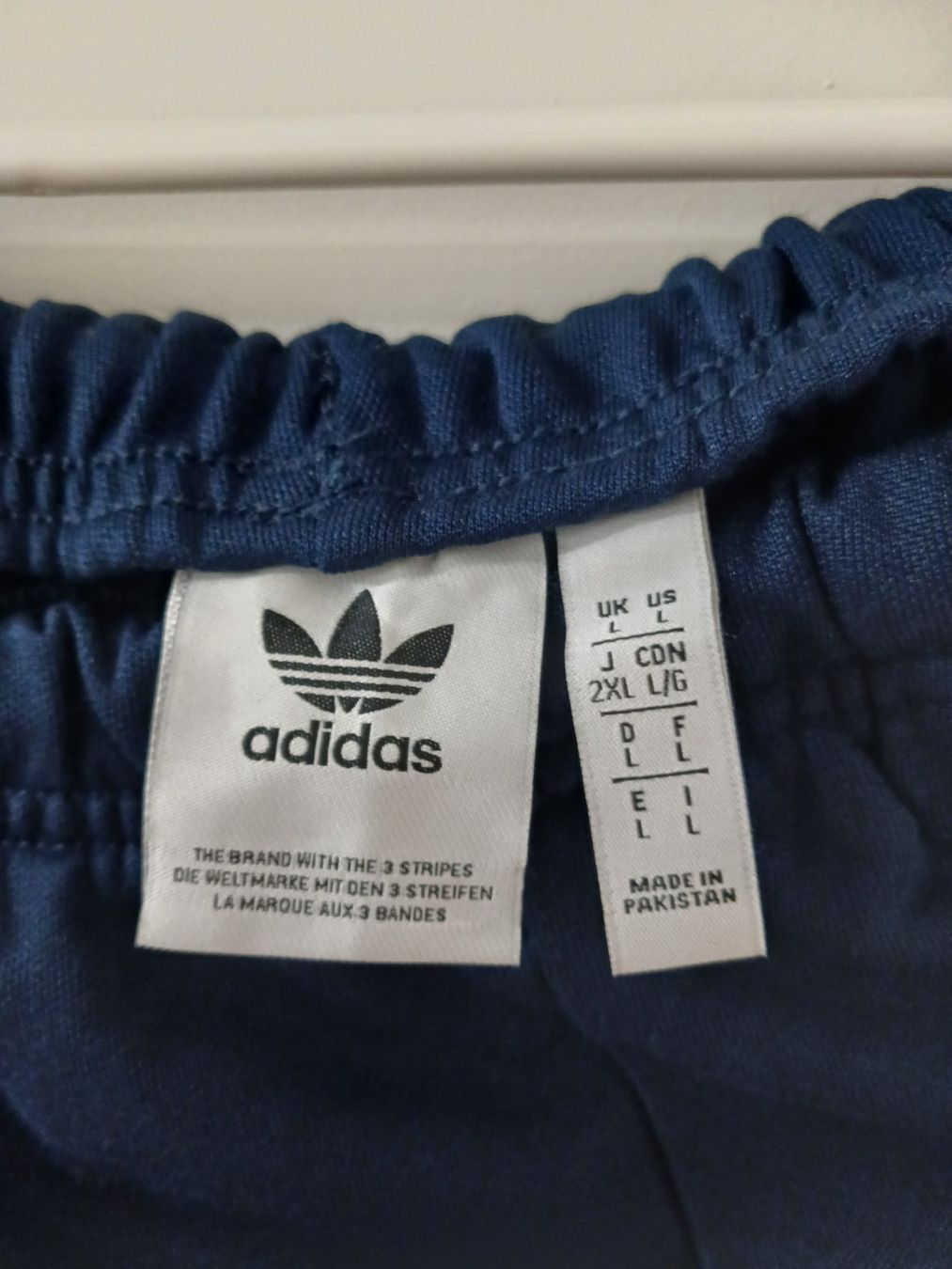 Adidas Kleiderpakete: Adidas Trainingsanzug XL/L – Neu (gemäss Beschreibung) aus Zürich von Marco-2nd-hand 4