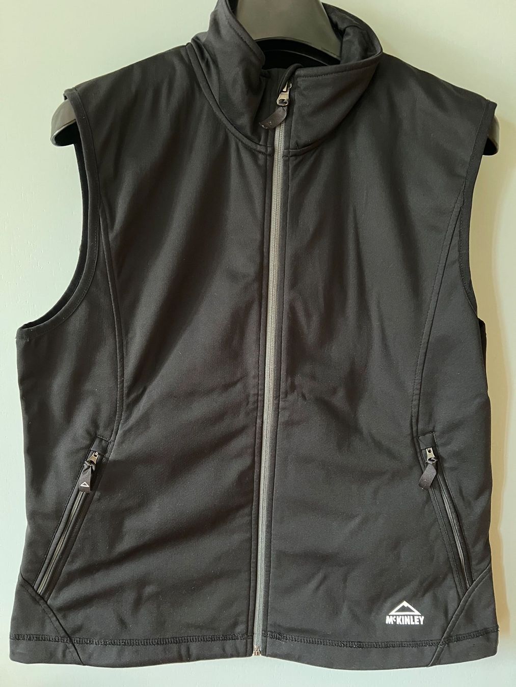 Mckinley Gilets & Westen: McKinley Weste Gr. 44 schwarz – Gebraucht aus Winterthur von mic_l98y