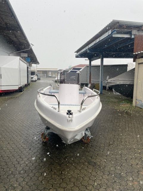 Barche: Motorboot mit Mittelconsole – Nuovo e nell'imballaggio originale da Kriens venduto da monte06 7