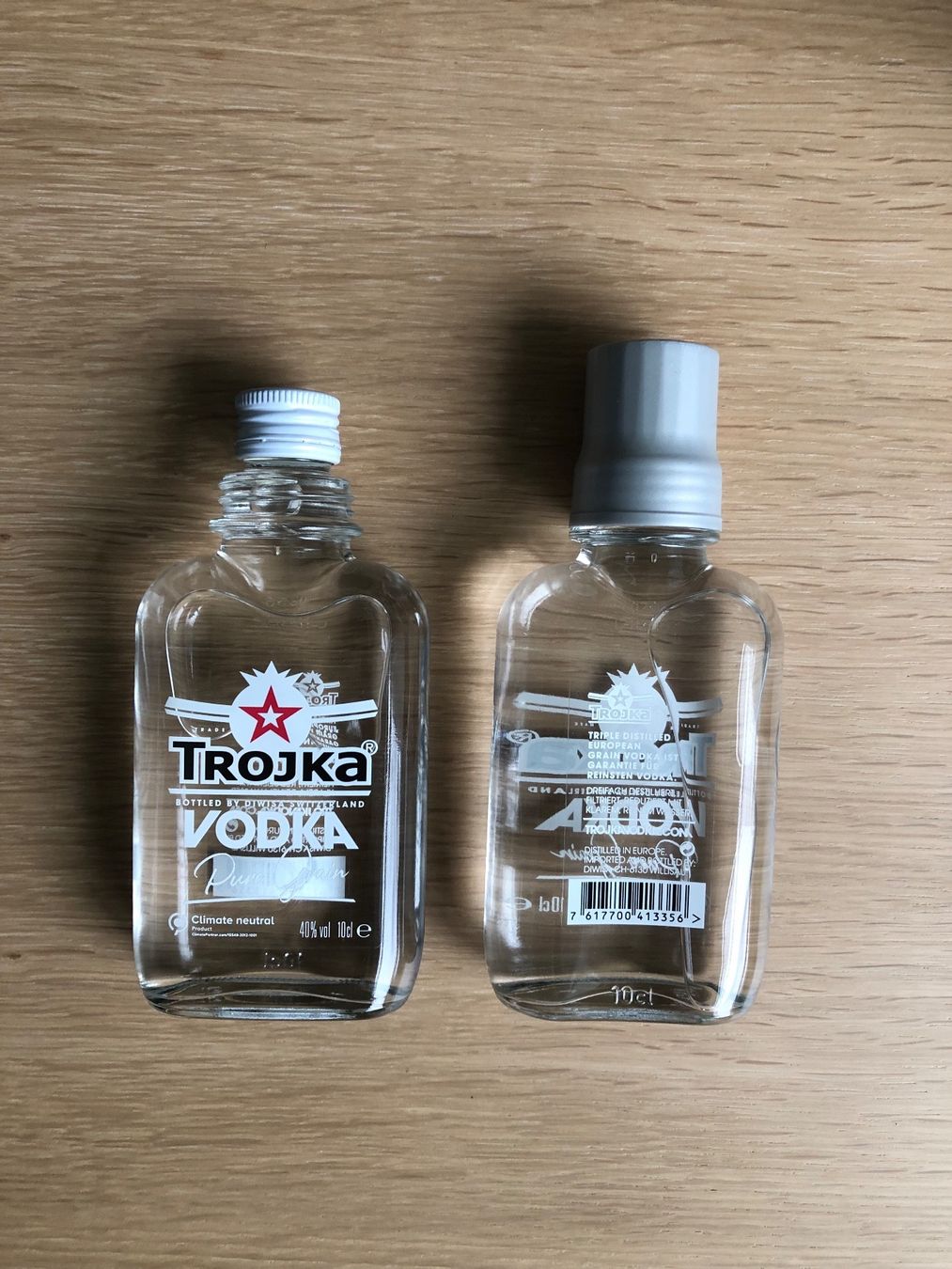 Trojka Bevande alcoliche: TROJKA Vodka reines Getreide 40%Vol 10cl – Nuovo (secondo la descrizione) da Wald ZH venduto da mlnt 5