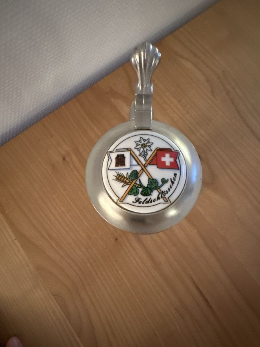 Feldschlösschen Bicchieri: Altmodisches Feldschlösschen Bierglas – Usato da Münchenstein venduto da mjaaxx 1