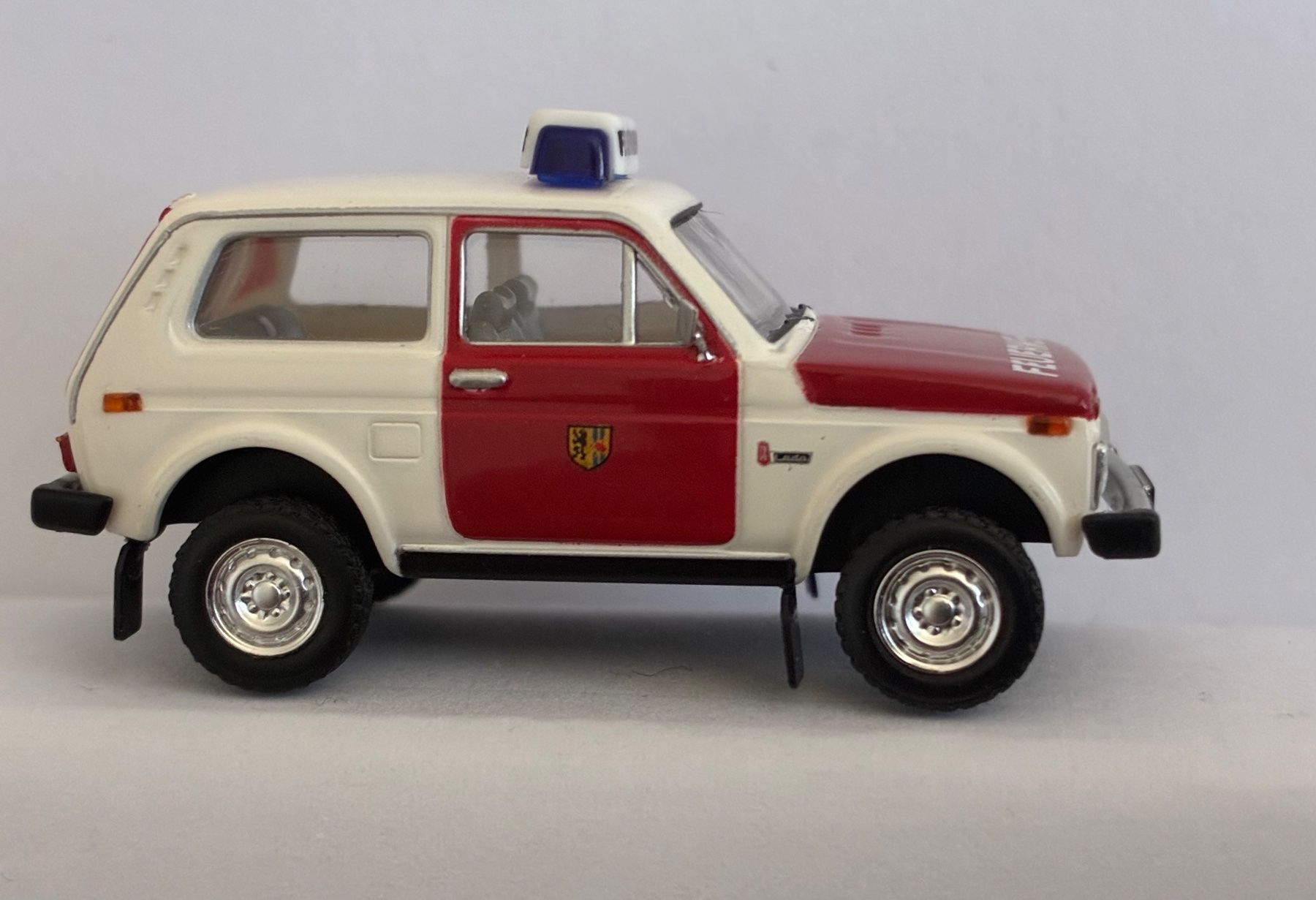 Brekina Modellini d'auto: Lada Feuerwehrauto 1:87, BREKINA – Nuovo e nell'imballaggio originale da Root venduto da paundma 2