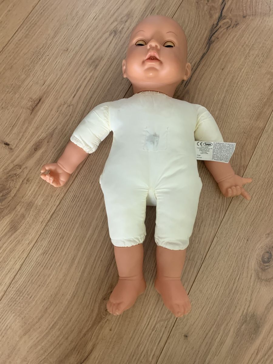 Puppen: Baby Bayer Spielpuppe mit div. Kleider – Gebraucht aus Törbel von man_2n22 1