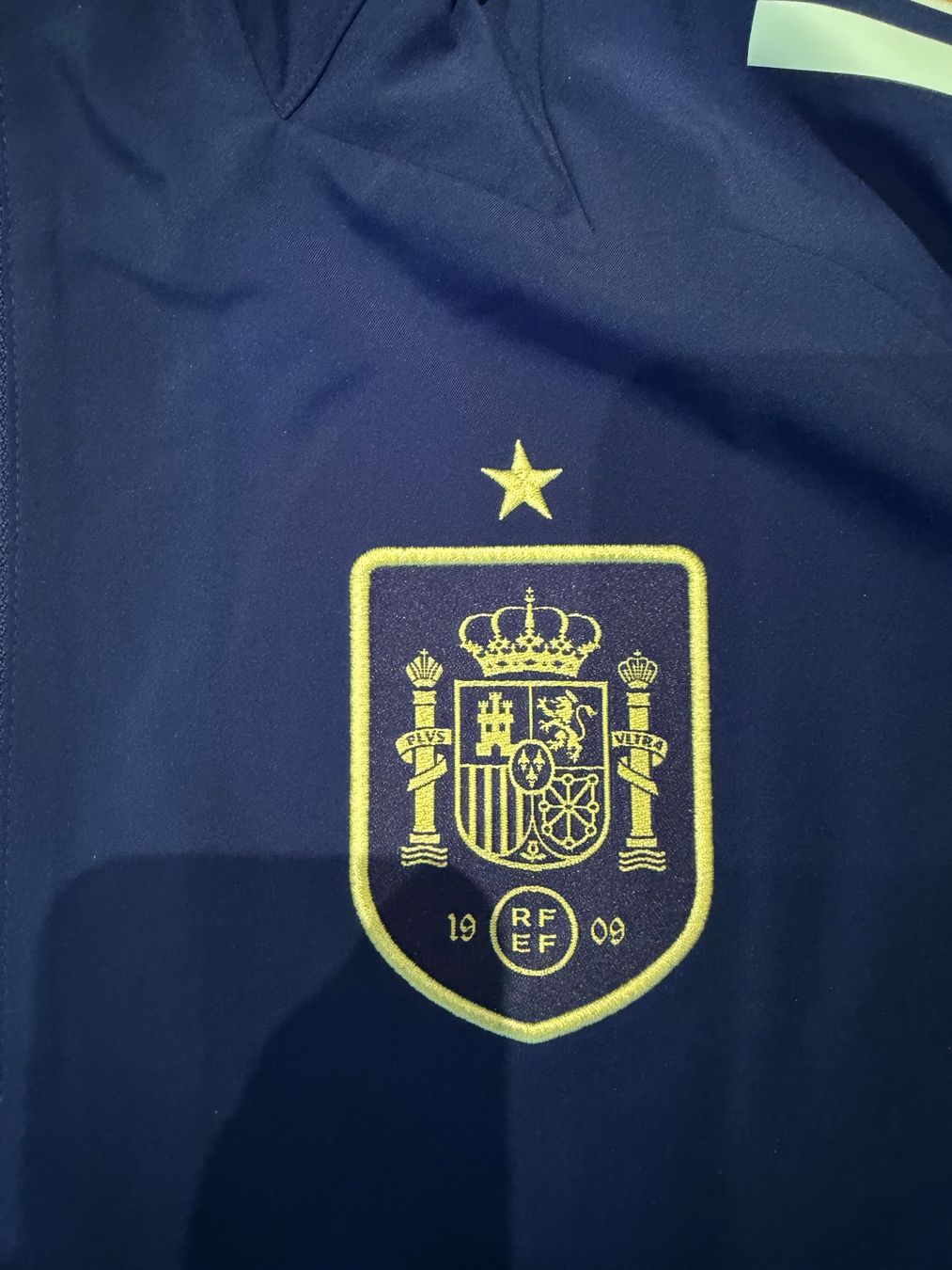 Adidas Giacche: Spanien Trainingsjacke - 2024/25 – Nuovo (secondo la descrizione) da Hermetschwil-Staffeln venduto da Beat131 1