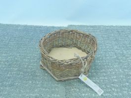 Handgefertigter Korb aus Weiden
