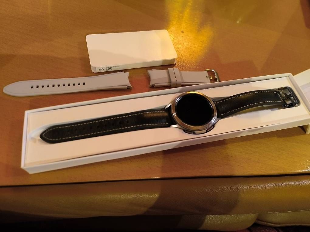 Smartwatch: Samsung Galaxy Watch4 Classic 46mm – Usato da Grub-AR venduto da Medora 3
