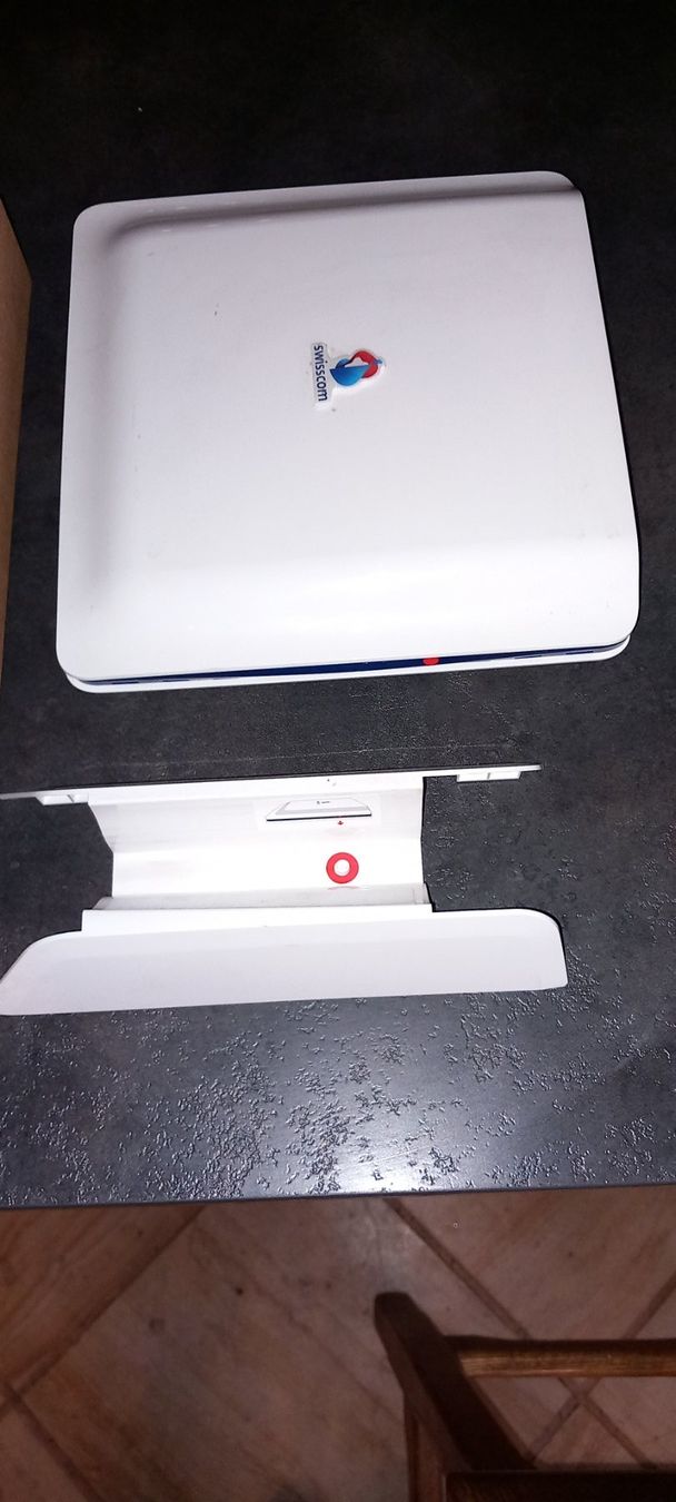 Swisscom Modem & Router: Lot d'appareils swisscom – Nuovo (secondo la descrizione) da Le locle venduto da juliensaran 1