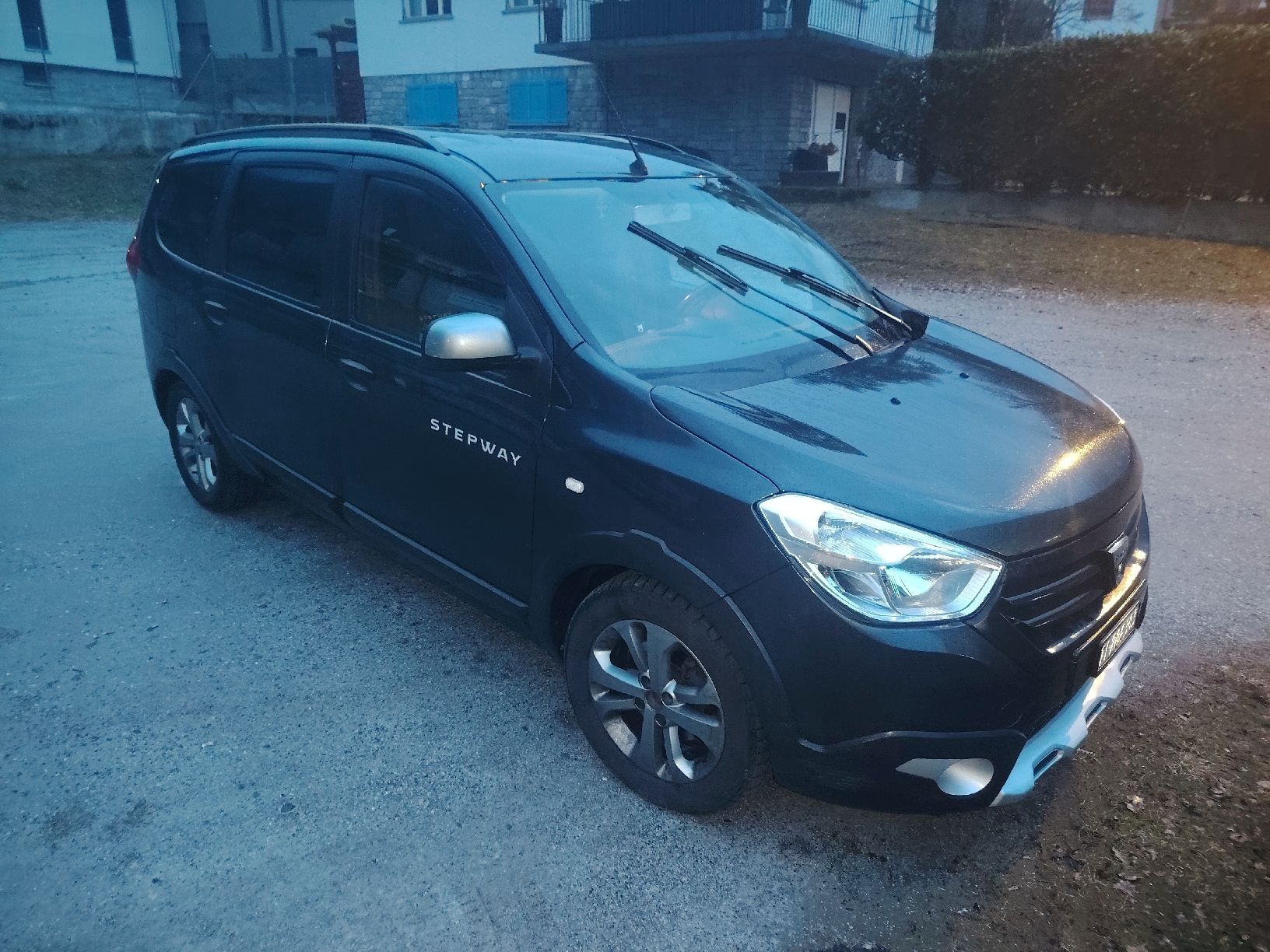 Dacia Autos: Lodgy 1.5dci 7p – Defekt aus Mairengo von danisimi 2