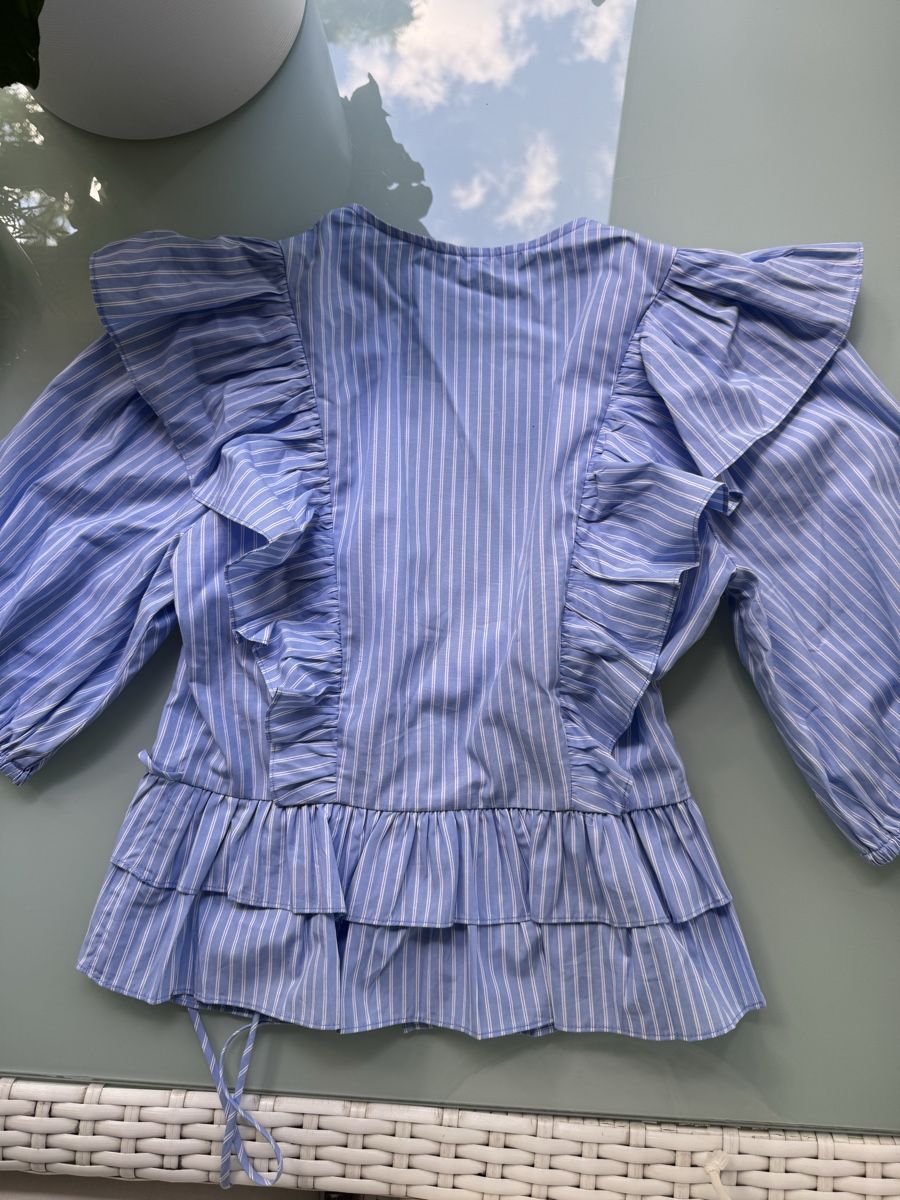 Camicette: Sommerliche Bluse mit Rüschen, Grösse M, gestreift – Usato da zürich venduto da Bailey17 3