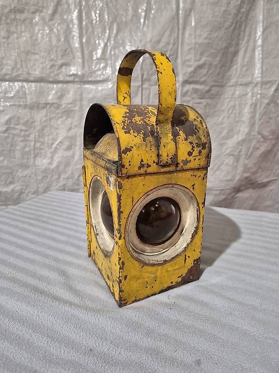 Lampade: Alte Eisenbahn- / Signallaterne / Lampe / Deko – Usato da Frutigen venduto da Schoeggi105 3