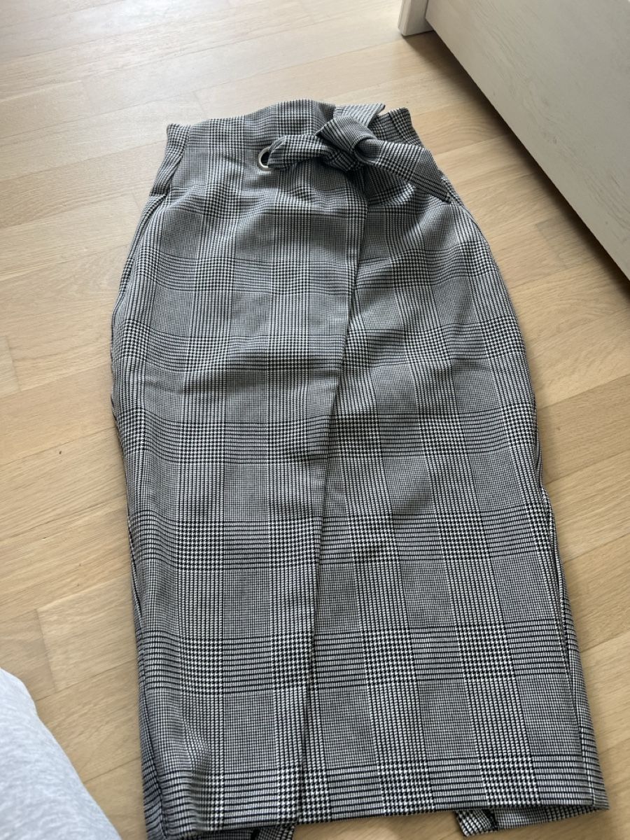 H&M Gonne: Rock  – Nuovo (secondo la descrizione) da Zürich venduto da tyr_5j6q