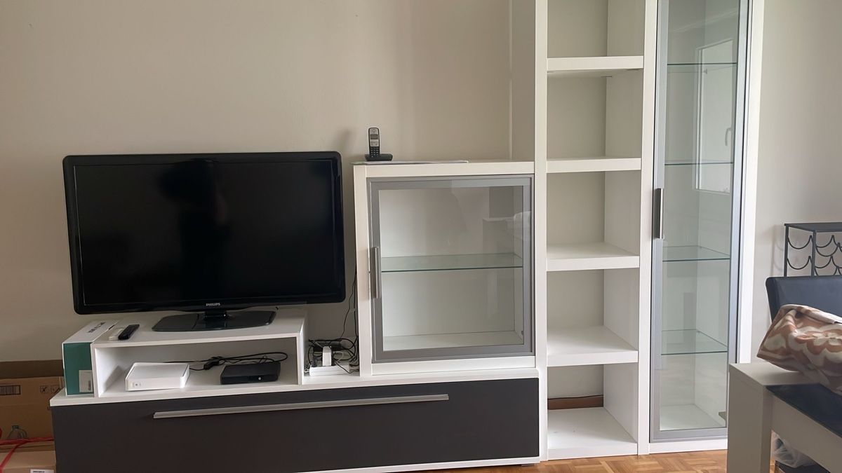Set di tavolo e panche: Modernes Wohnzimmer-Set zu verkaufen – Nuovo (secondo la descrizione) da Wetzikon ZH venduto da ike_8hl9 4