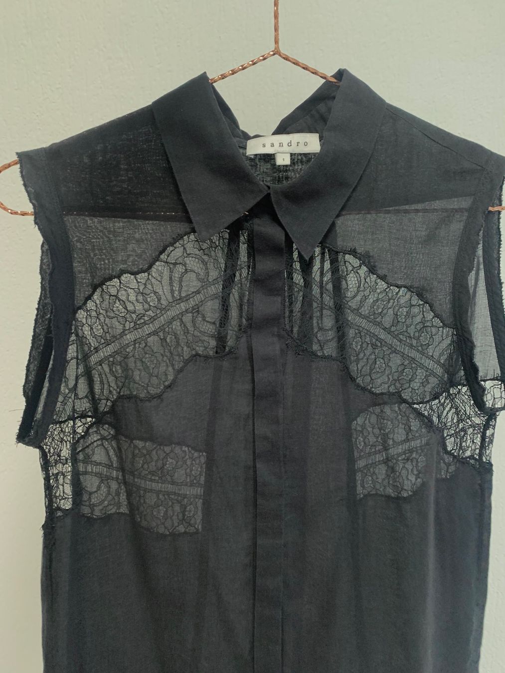 Sandro Top: Top Sandro coton et dentelle noir – Usato da Lausanne venduto da Xiaoxi 2