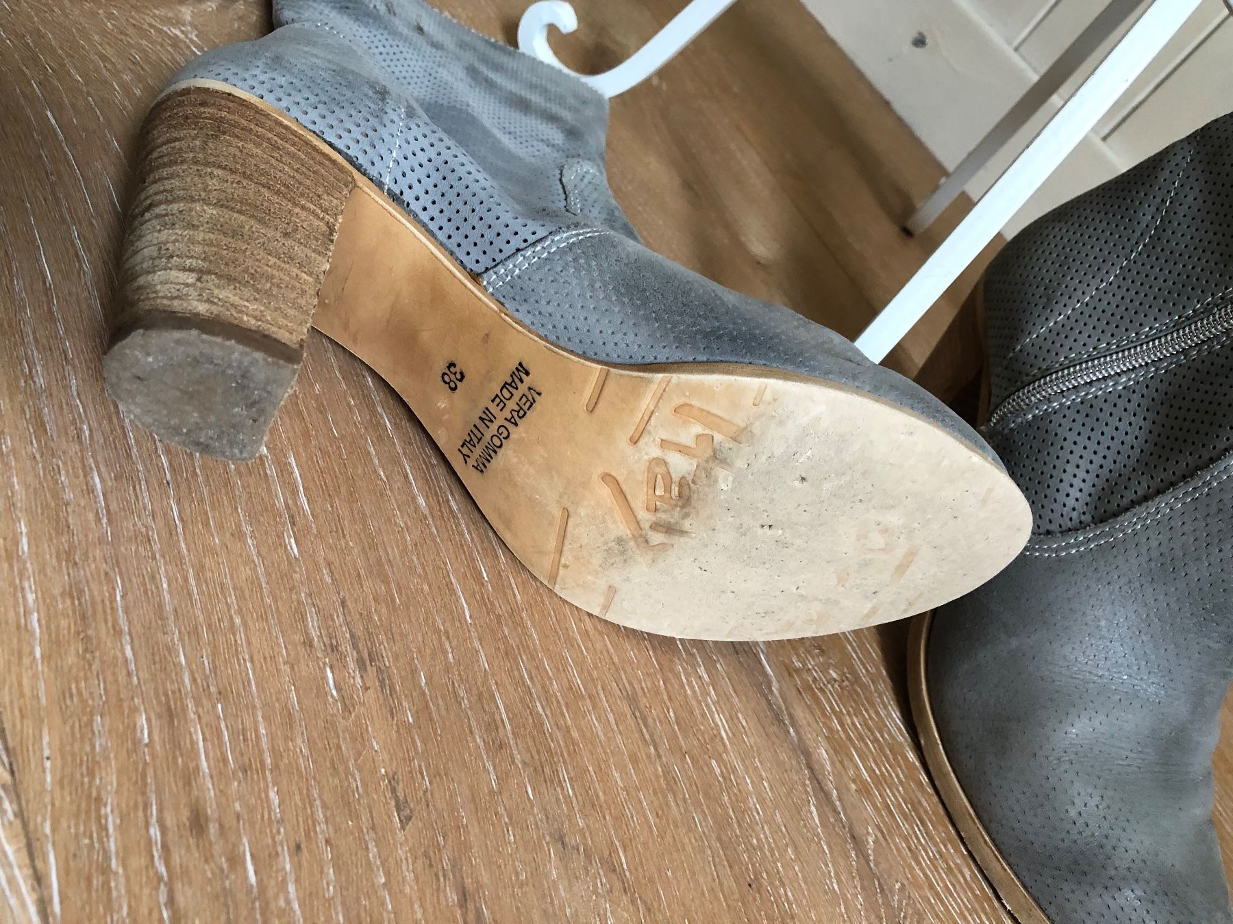 Scarpe da donna: Bottines Vera Gomma Daim gris clair 38 – Usato da Cuarnens venduto da Sandrine0110 5