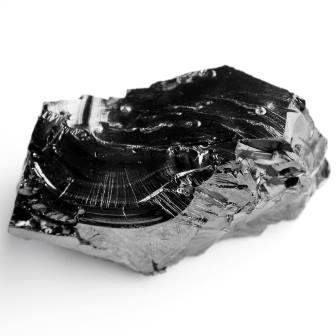 Minerali & Pietre curative: Edel-Schungit Rohstein 9-10g – Nuovo e nell'imballaggio originale da Mauren venduto da Yeelen