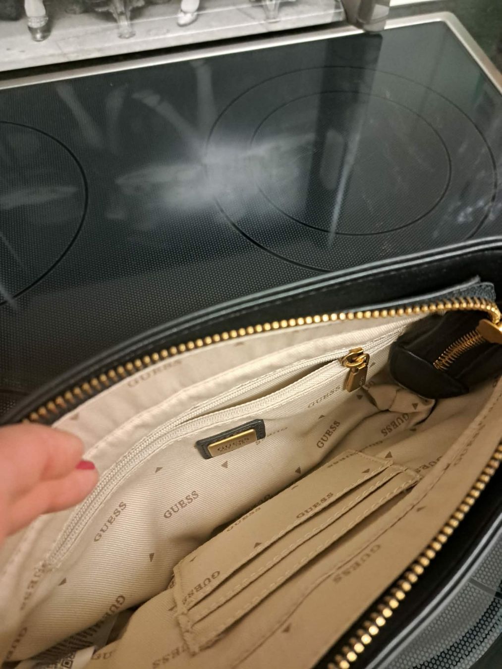 Guess Borse da donna: Handtasche/Clutch Guess Schwarz – Nuovo (secondo la descrizione) da Sisseln AG venduto da schenk-figuren 4