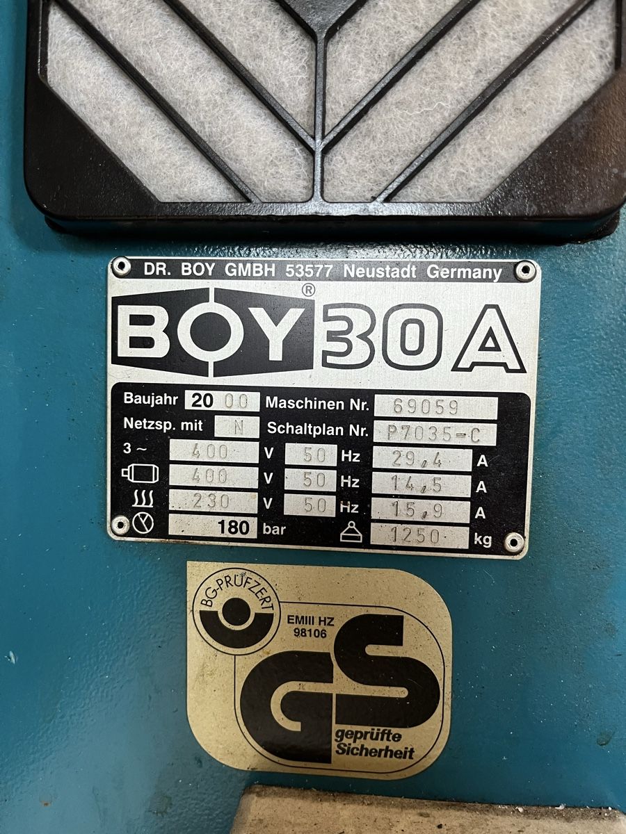 Tutte le macchine: Spritzgiessautomat BOY 30A – Usato da Büren an der Aare venduto da LaNoLu 2