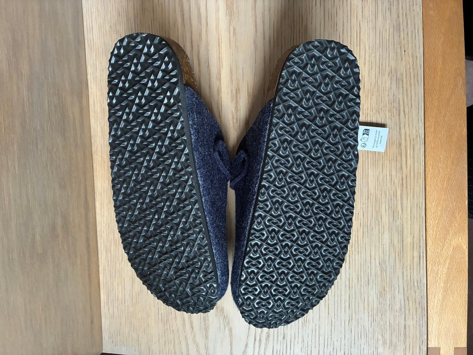 Scarpe da donna: Filzhausschuhe  NEU  Grösse 41 – Nuovo (secondo la descrizione) da Huttwil venduto da Sommerhaus 1