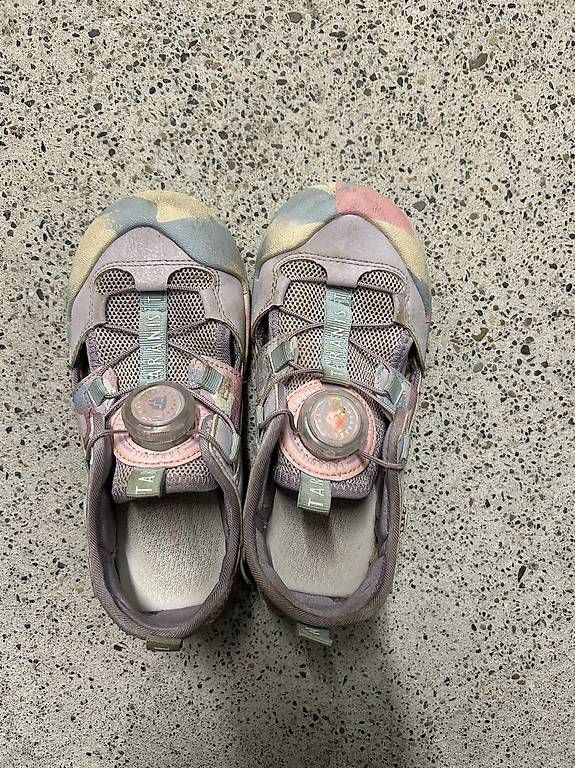Scarpe per ragazze: Kinderschuhe 29 Größe – Usato da Winterthur venduto da tuz_7mzj