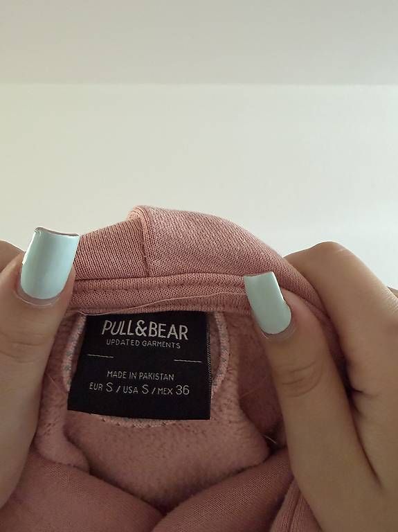 Maglioni & Felpe: PULL&BEAR HOODIE S – Usato da Niederhasli venduto da agn_28zq