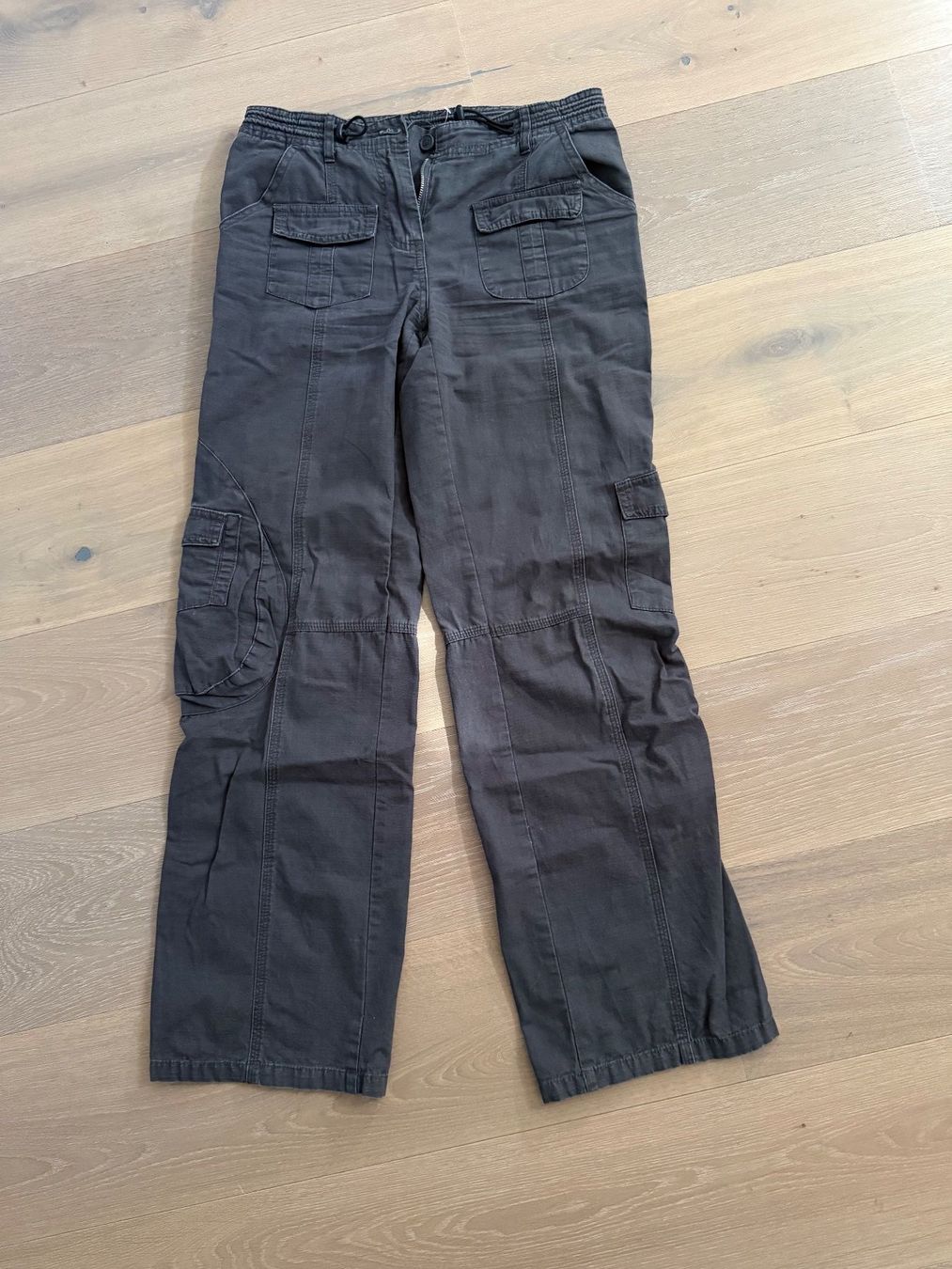 Brandy Melville Hosen: Brandy Melville Cargo Hose – Gebraucht aus Niederdorf von Grimpe0508