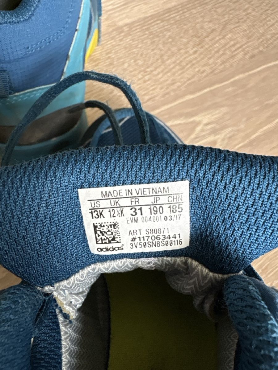 Adidas Chaussures garçon: Wanderschuhe Adidas Terrex, Gr. 31 – D'occasion à Hergiswil NW par mar_js5v 3