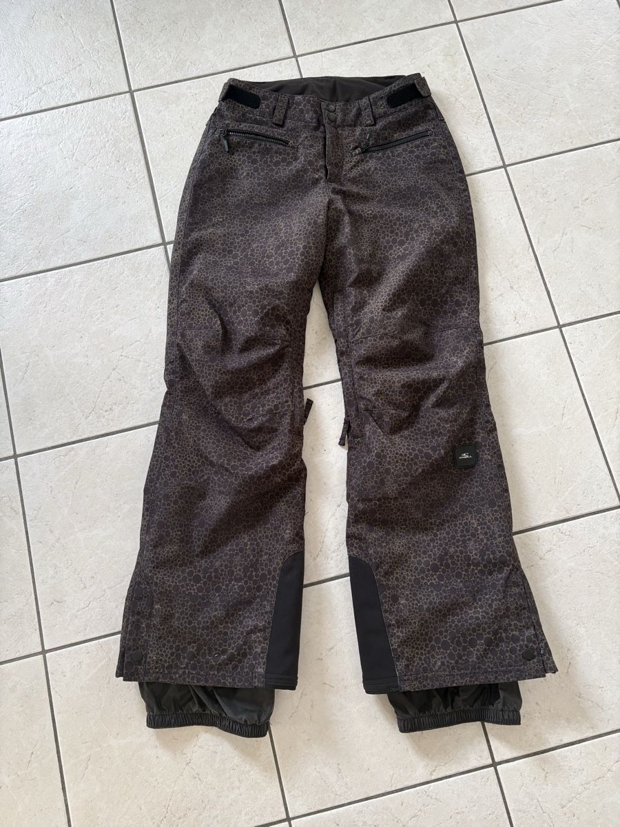 Pantaloni: Pantaloni da sci/snowboard da donna – Usato da Contra venduto da Bluma02