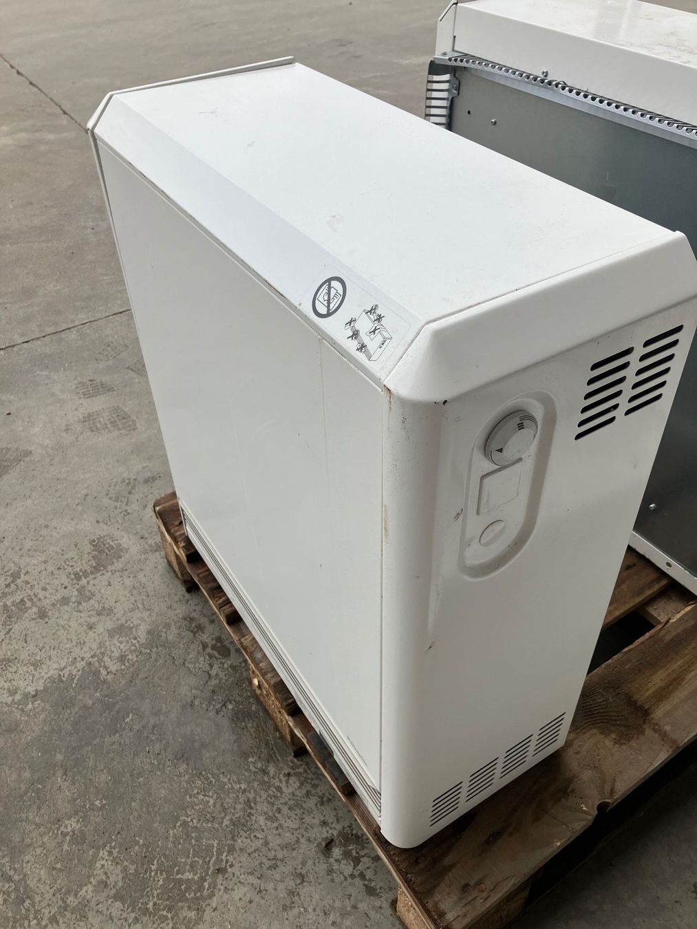 Radiatori: Heizstrahler, Heizgerät Dimplex 2kW – Usato da Grosswangen venduto da werkstatt6022