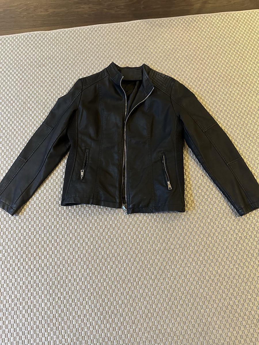 Jacken: Kunstofflederjacke – Gebraucht aus Volketswil von R74