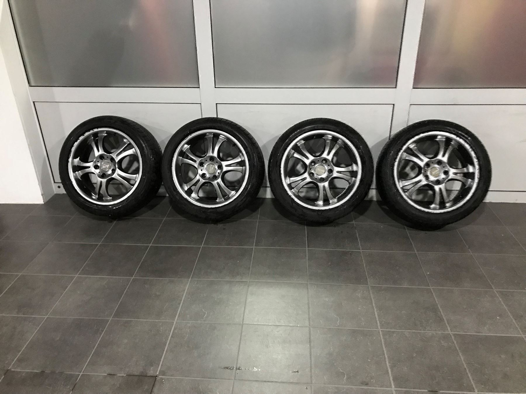 Mazda Pneumatici & Ruote complete: 4 x 17 Zoll Mazda Sommerräder – Usato da Altstätten venduto da TM-Auto 1
