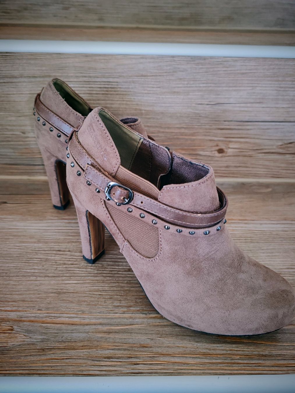 Scarpe da donna: TAMARIS Pumps mit Absatz Gr. 35 – Usato da Egnach venduto da bgdo26