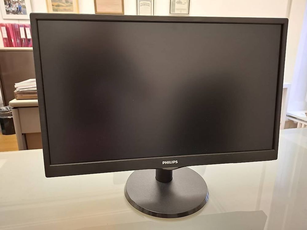 Ecran led 24 pouces. Philips 240V5Q (Gebraucht) in Geneva für CHF 50 ...