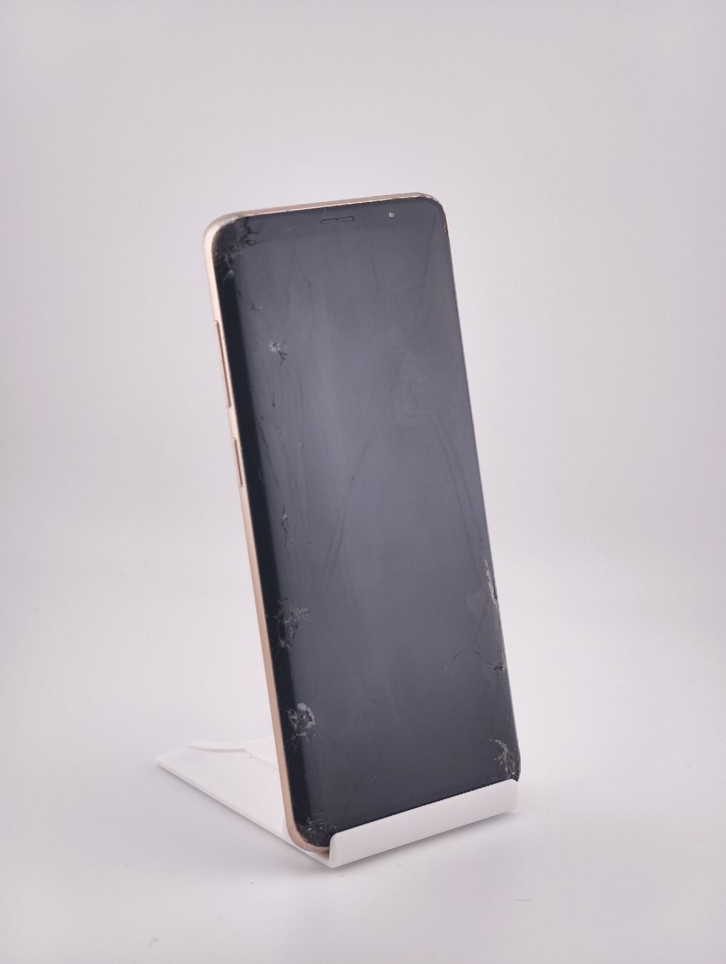 Samsung Telefoni cellulari / Smartphones: Samsung Galaxy S9+ cracked screen – Difettoso da Uster venduto da TOPPRICEE