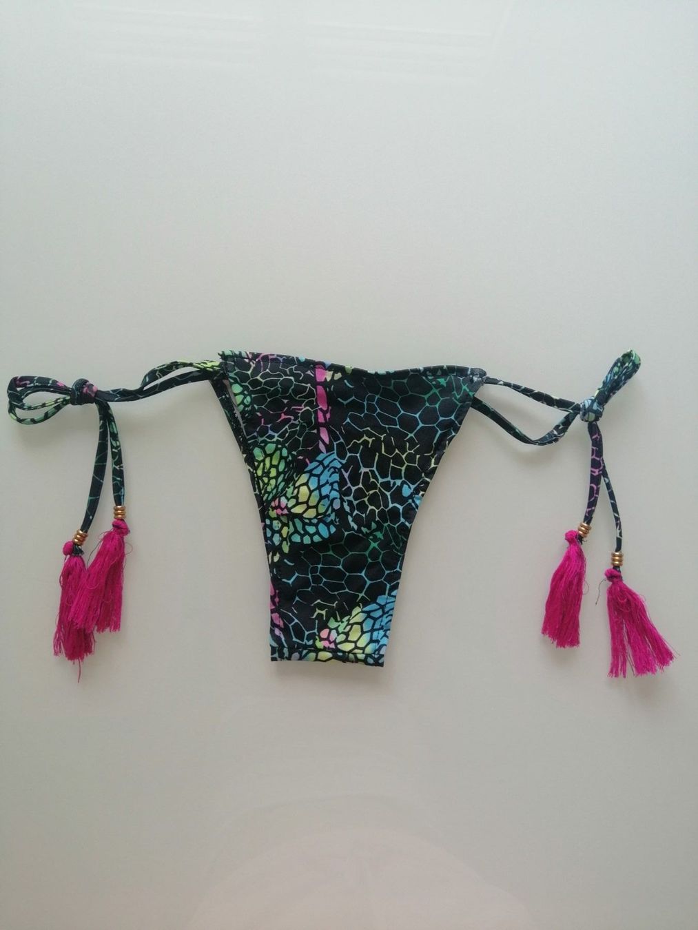 Badekleider & Bikinis: Bikinihose schwarz/farbig mit Zötteli – Neu (gemäss Beschreibung) aus Biel/Bienne von M.D.C 1