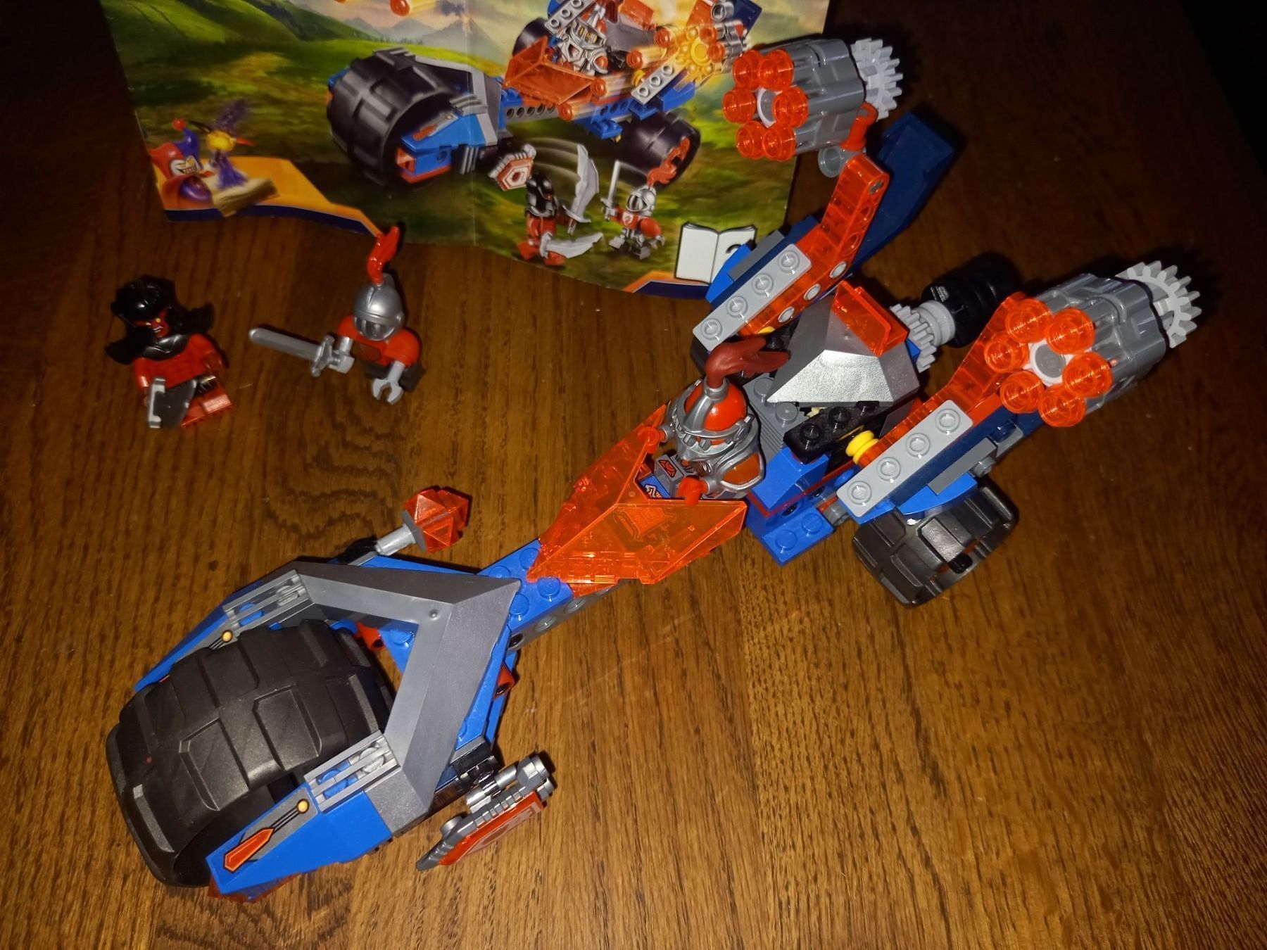 Lego Spielzeuge: Lego Nexo Knights 70319 – Gebraucht aus St. Pantaleon von whity75