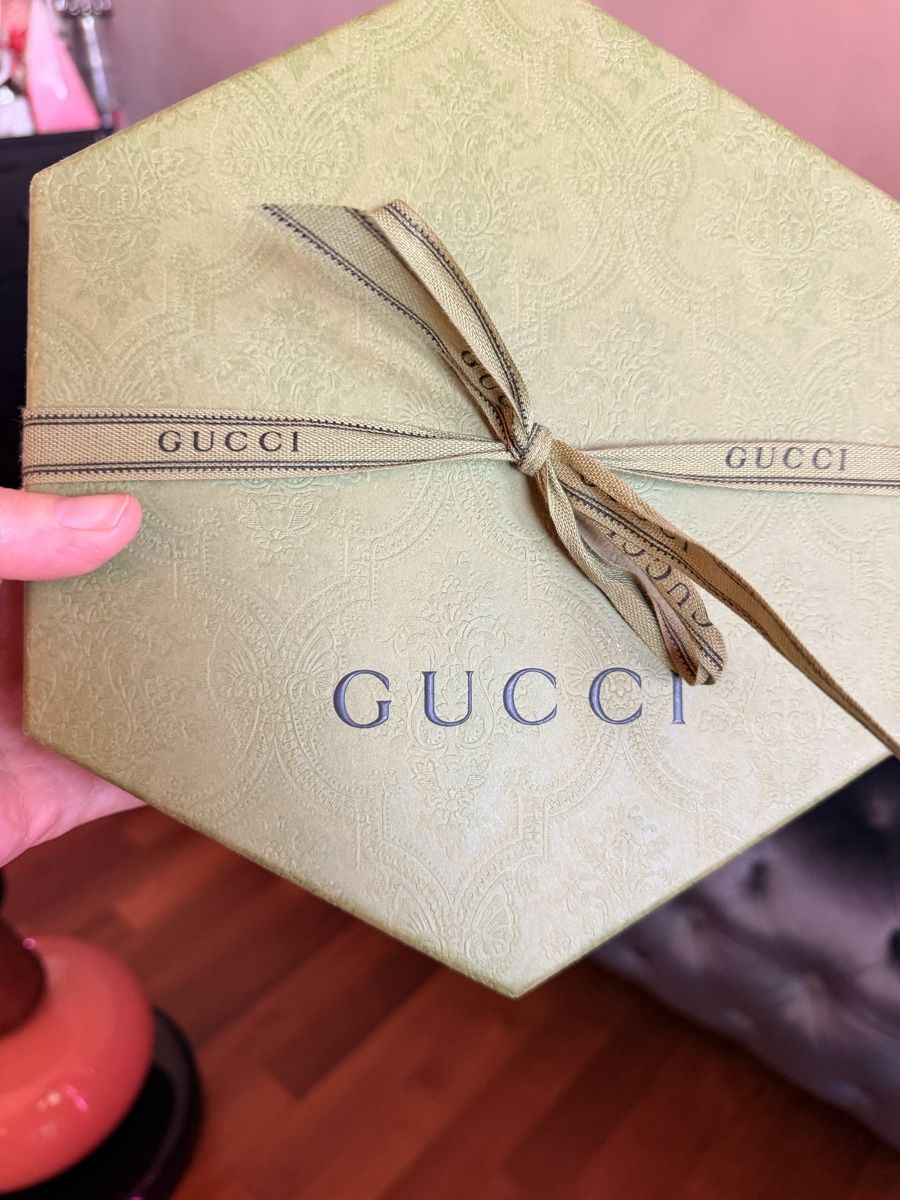 Tutte le decorazioni: GUCCI Geschenkbox – Nuovo (secondo la descrizione) da Buchs ZH venduto da tiz_9mpn 1