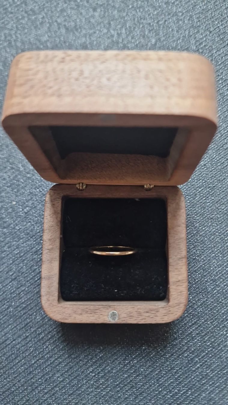 Anelli: Ring chromstahl, goldfarbend Grösse 53 – Nuovo (secondo la descrizione) da St.Gallen venduto da Dombidor