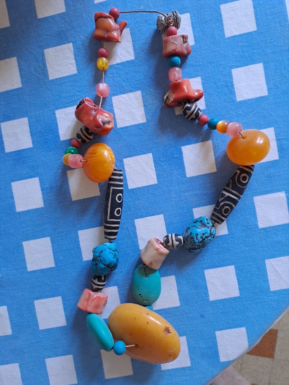 Catenine: COLLIER TIBETAIN – Usato da LAUSANNE venduto da KWEW 2