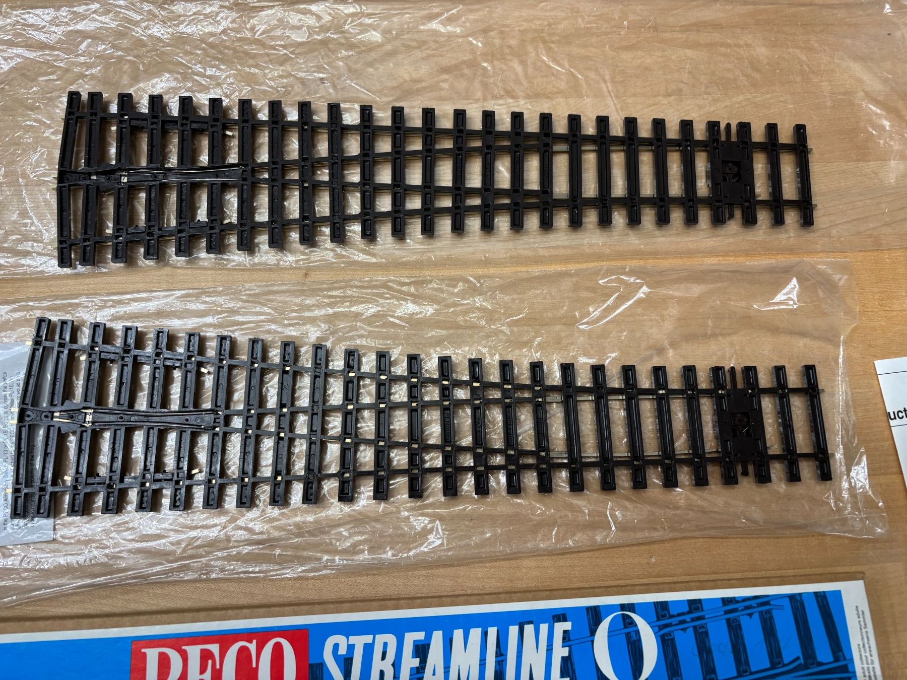 Modellini di ferrovie: Modellbahn Spur 0, zwei Stück PECO Weichen (links, rechts). – Usato da Gränichen venduto da bea_nkz7 5