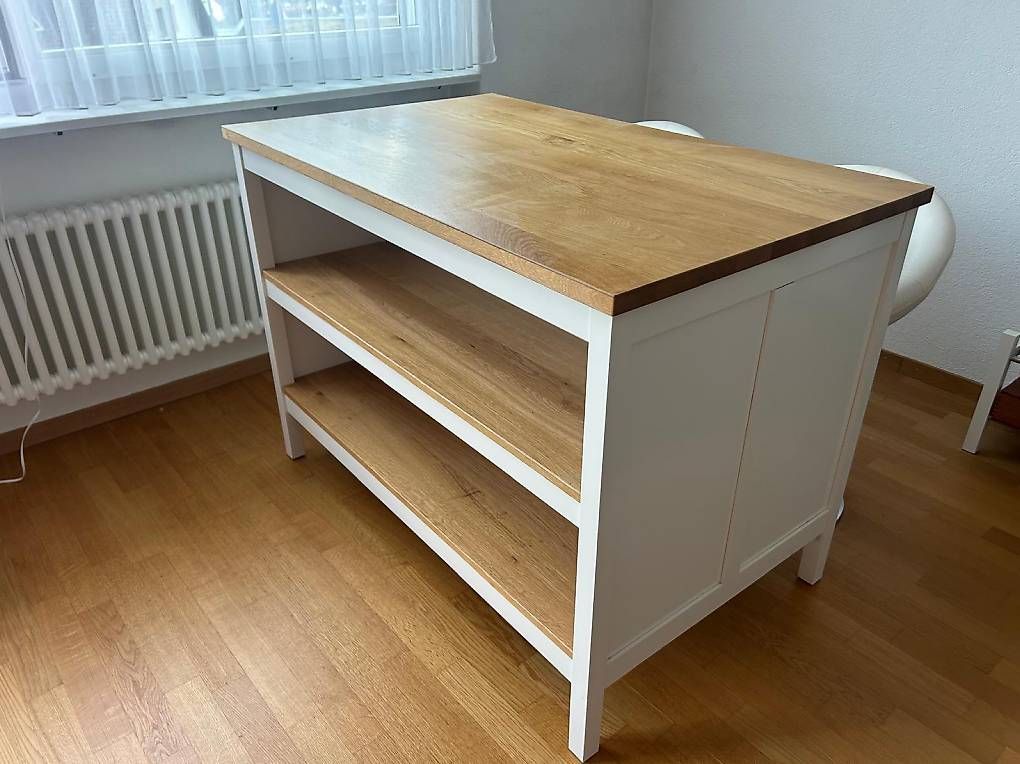 Ikea Cucine complete: Kücheninsel mit 2 Barstühlen – Usato da Schwyz venduto da SZurkirchen 1
