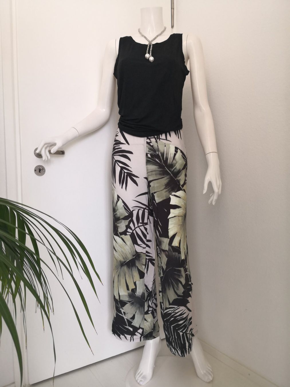 Top: 🤩NULU TOP SCHWARZ – Nuovo (secondo la descrizione) da Olten venduto da Naja-Twins-Twins 8