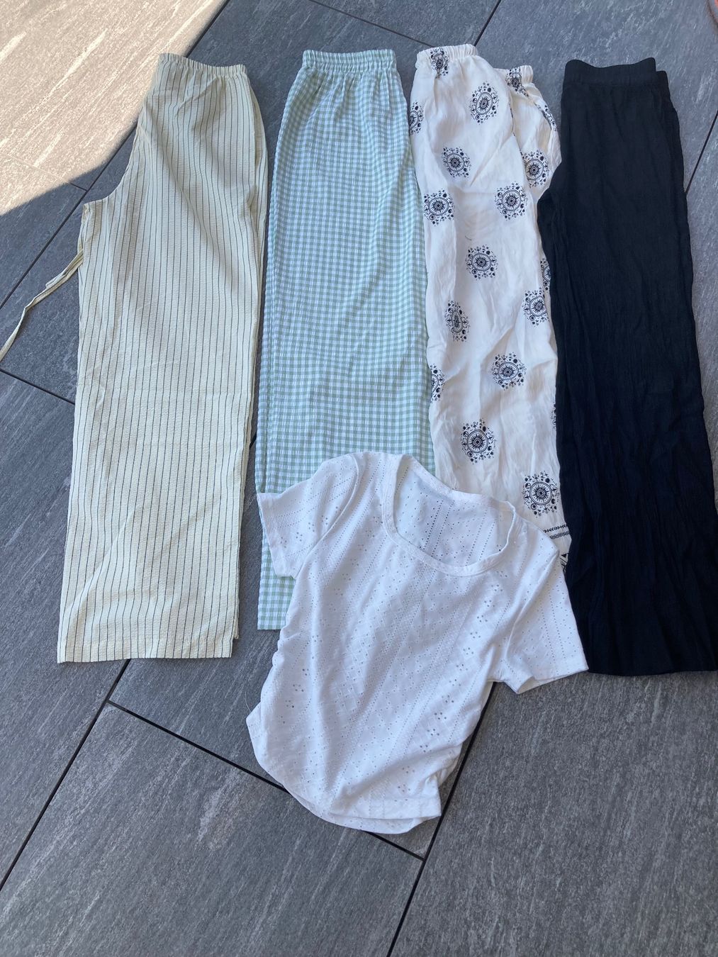 Lotti di vestiti: Sommerhosen XS/S – Usato da Schübelbach venduto da Moesi80