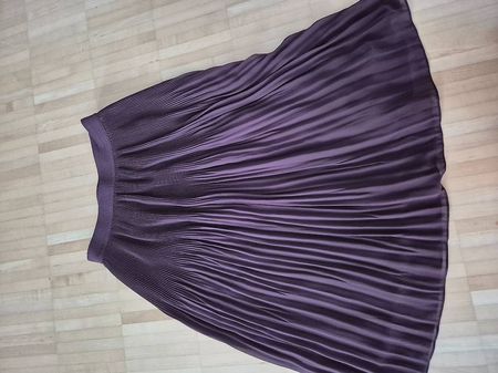 Plisseerock H&M bordeauxrot Gr. 36