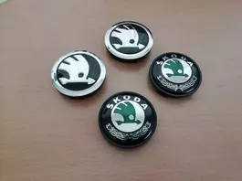 Skoda Nabendeckel / Nabenkappen 56mm schwarz/grün 4er-Set